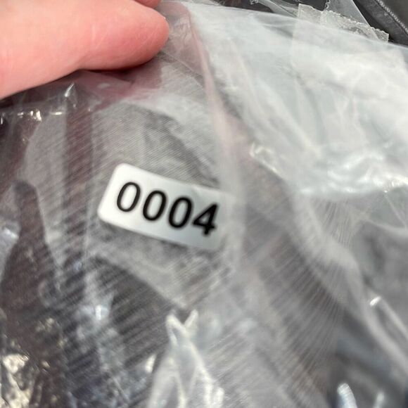 Vince Camuto size 36C push up bra in shimmering steel. - Picture 7 of 7